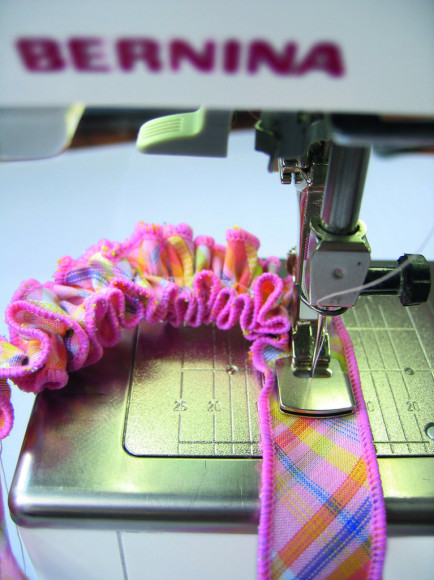 Лапка для сборок Bernina №16 (узкая) 008 460 73 00